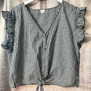 Juniors xl black and white checkered blouse